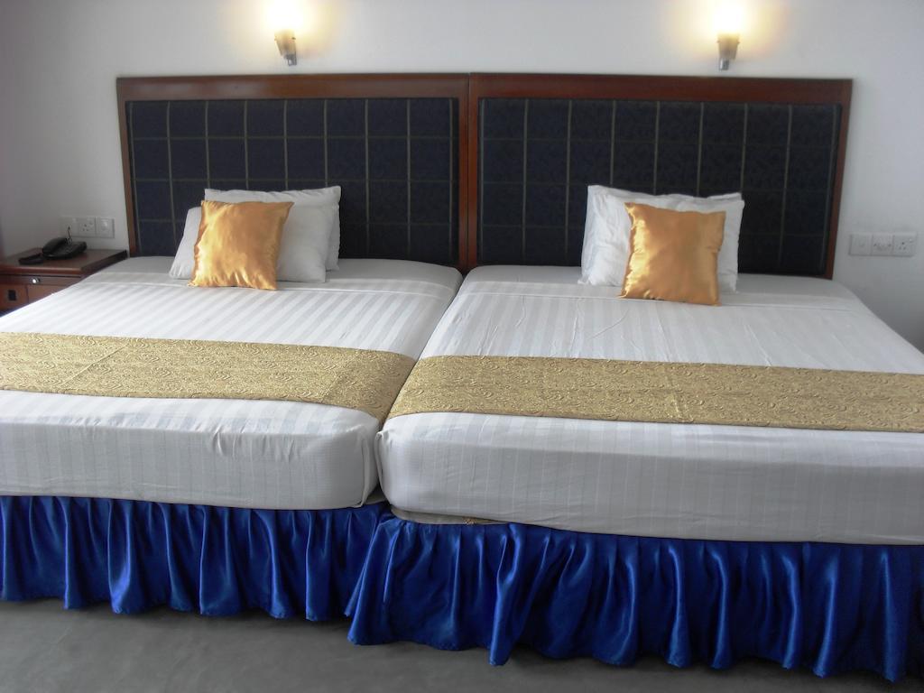 Miltons Beach Resort Unawatuna Room photo
