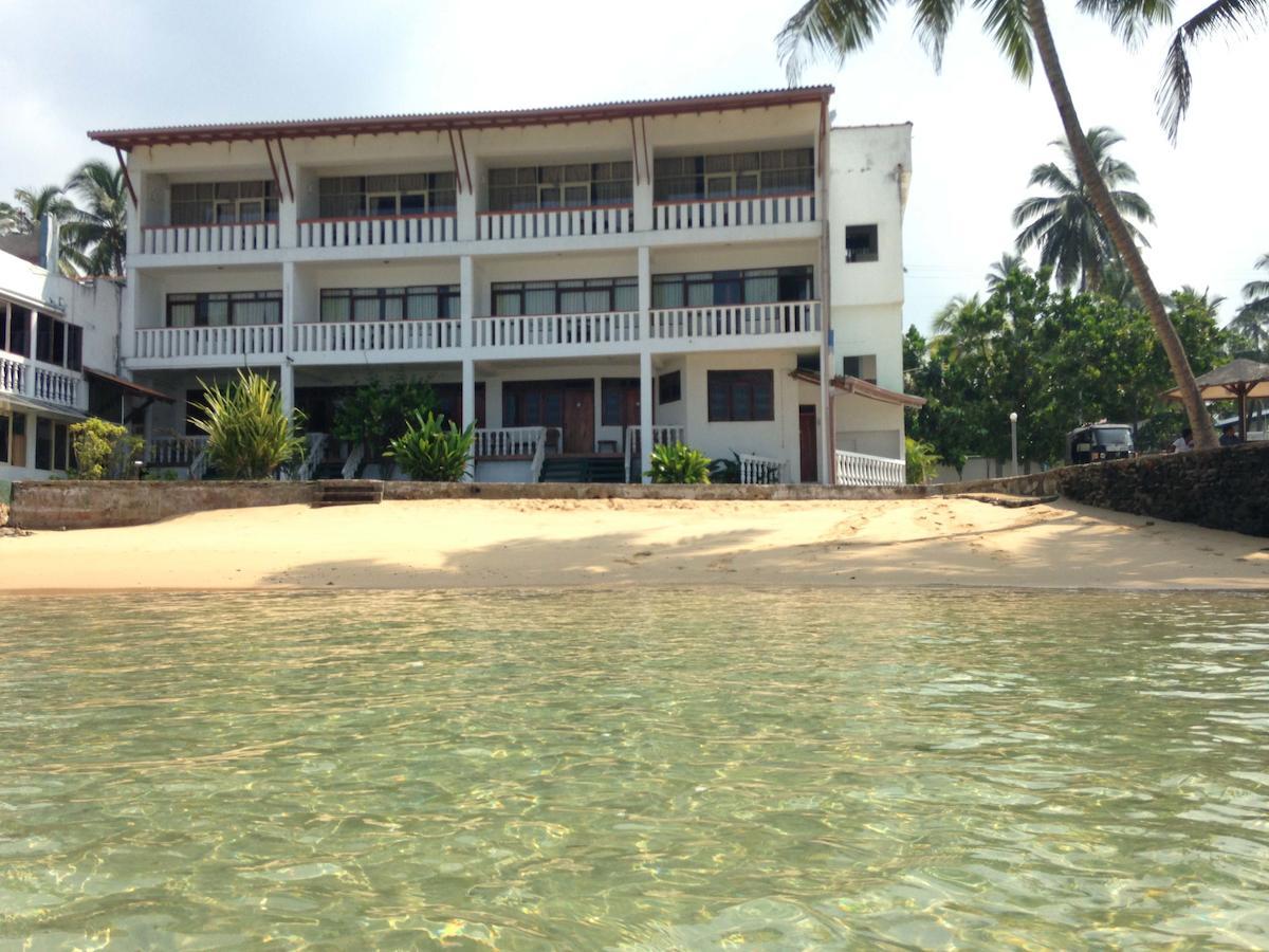 Miltons Beach Resort Unawatuna Exterior photo