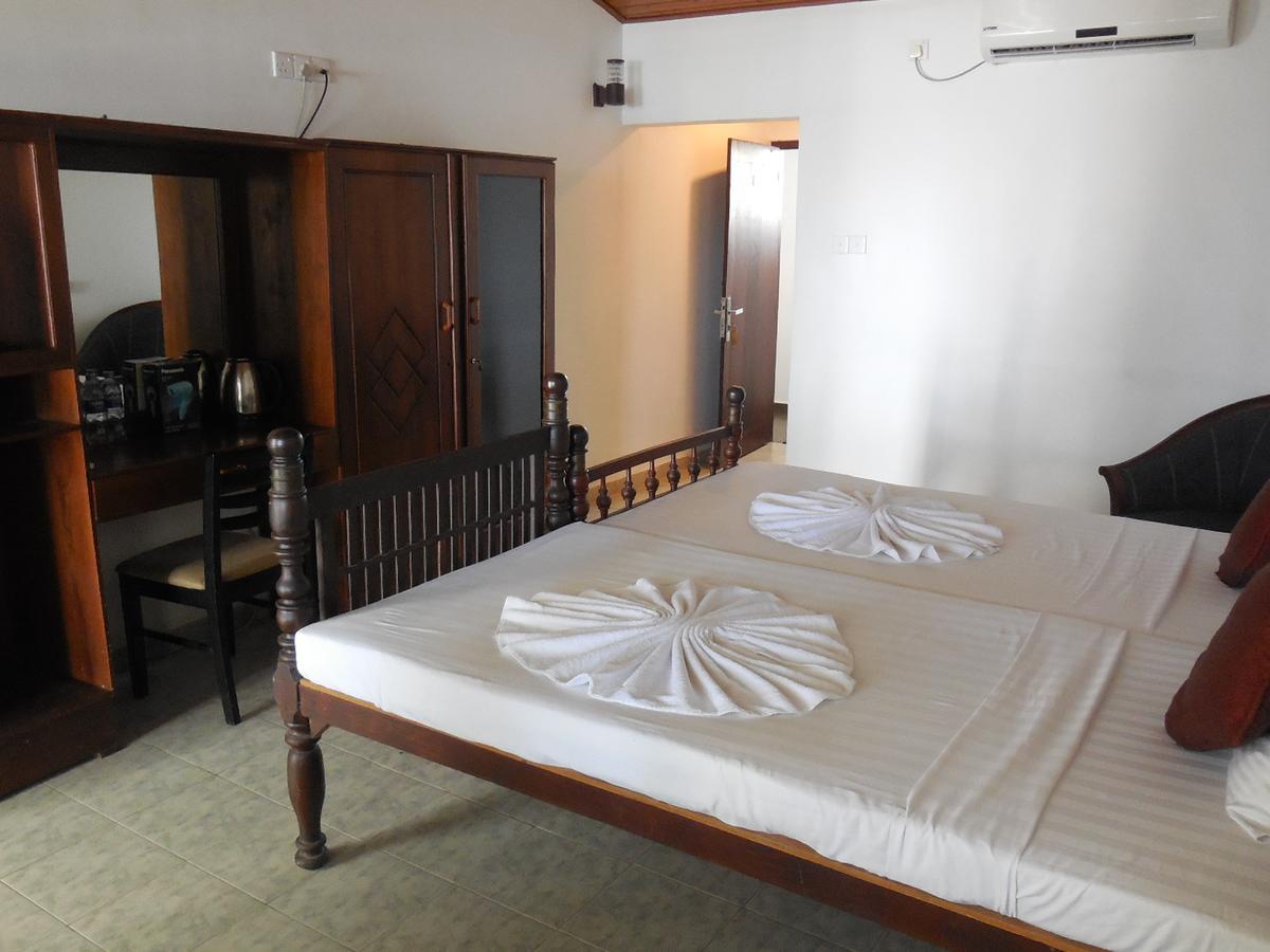 Miltons Beach Resort Unawatuna Exterior photo