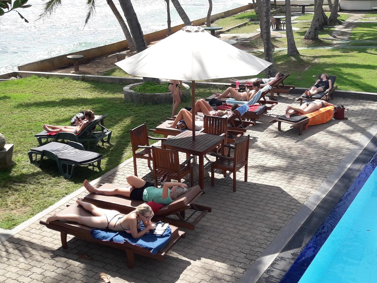 Miltons Beach Resort Unawatuna Exterior photo