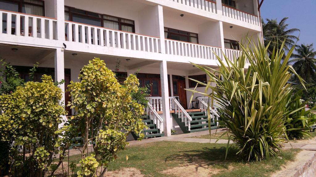 Miltons Beach Resort Unawatuna Exterior photo
