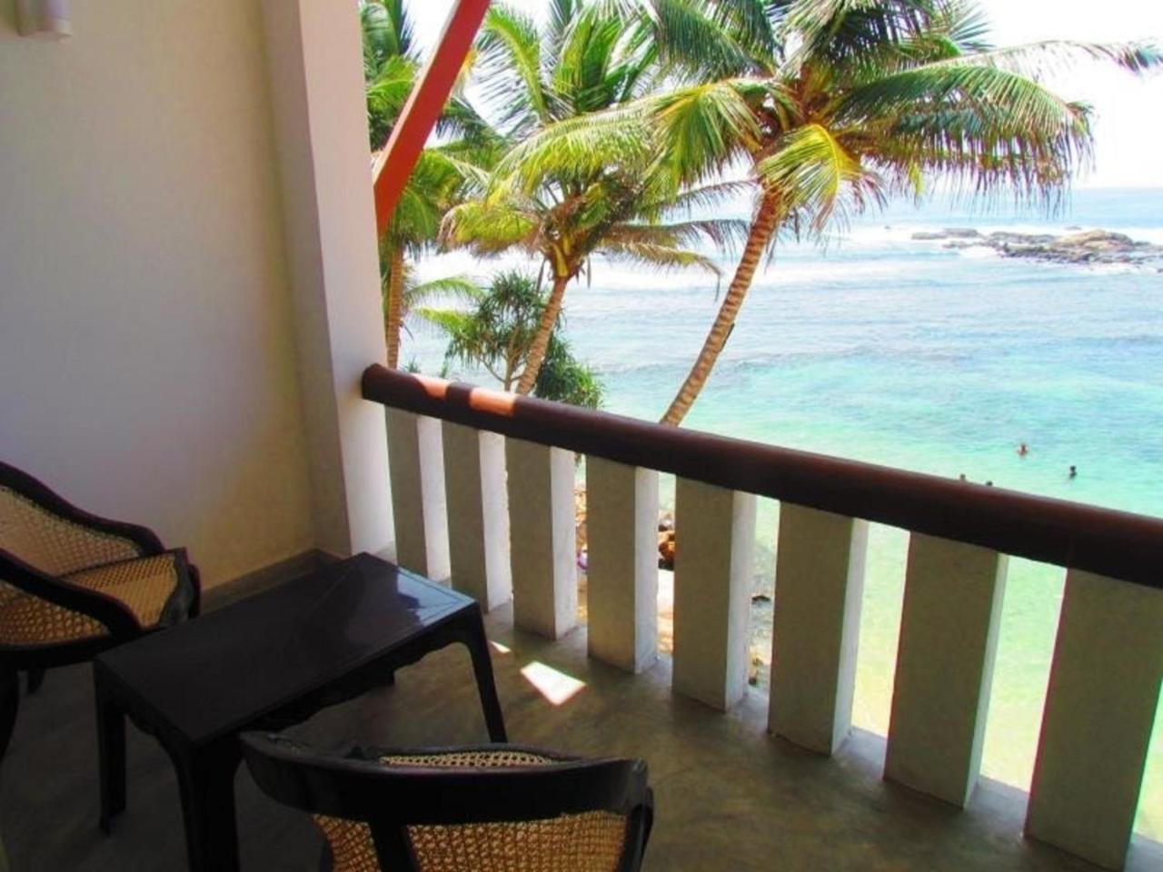 Miltons Beach Resort Unawatuna Exterior photo