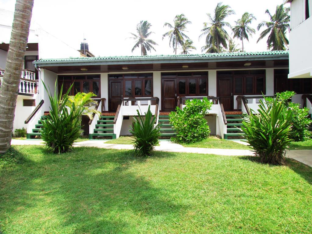 Miltons Beach Resort Unawatuna Exterior photo